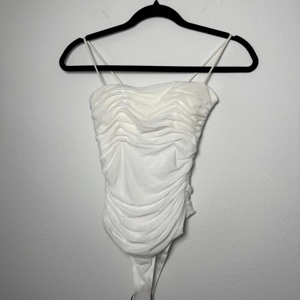 NWT Princess Polly white ruched ruffle bodysuit D44